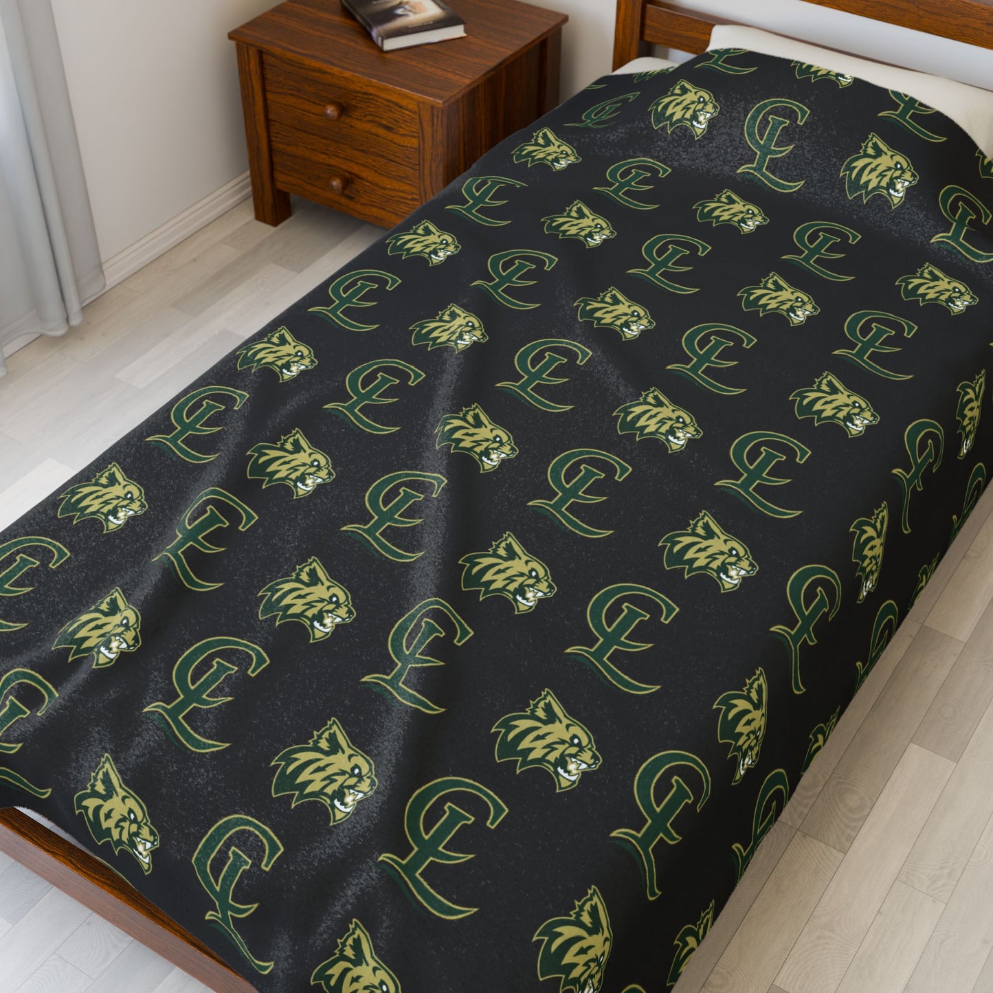 Chisago Lakes ~ Wildcats - Plush Blanket
